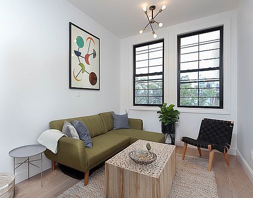 5th image of 450 Harman St #4R