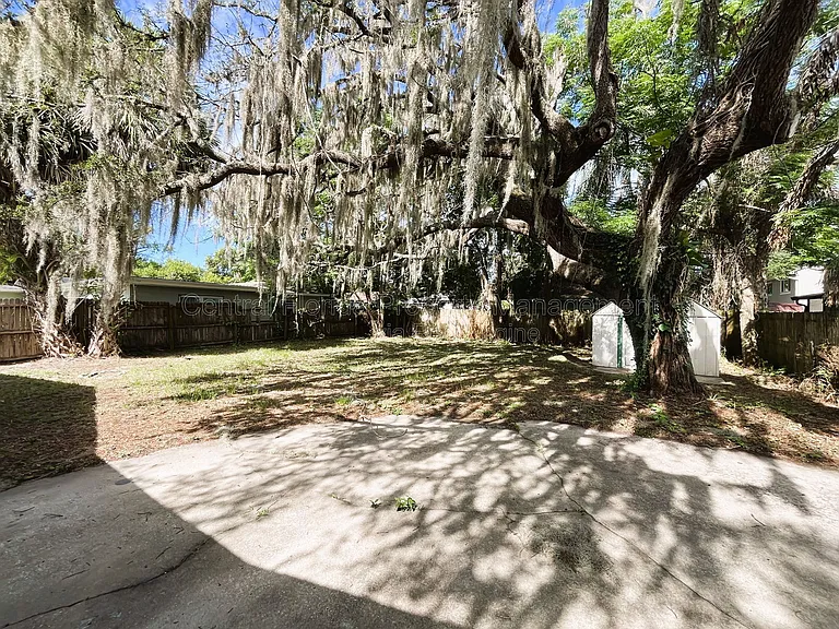 1510 Altaloma Ave — Photo 17