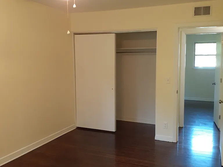 706 Valley Dr — Photo 10