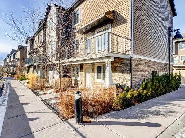 444 N Legacy Point SE, Calgary, AB T2X 3Z3