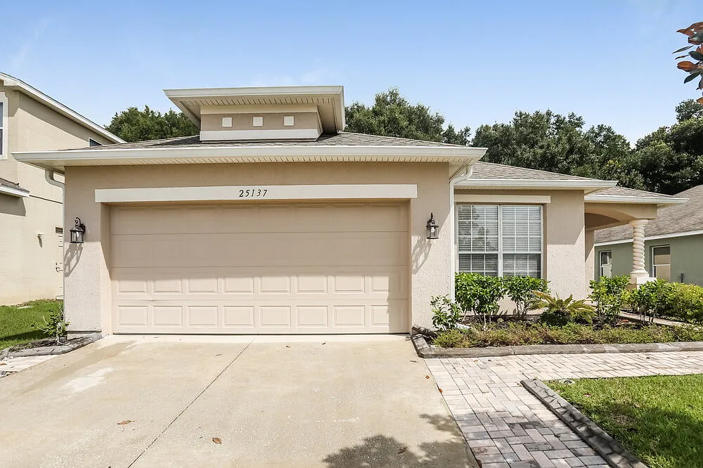3 bed, 2.0 bath, 1752 sqft, $2,295 — Photo 1