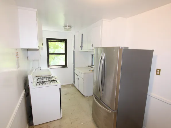 264 East Broadway image 14 of 17