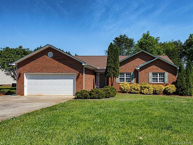 1st image of 117 Silver Birch Ln