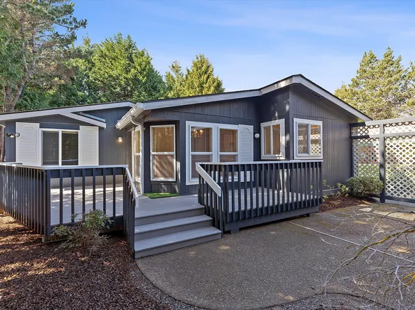 395 Seagrove Loop, Lincoln City, OR 97367