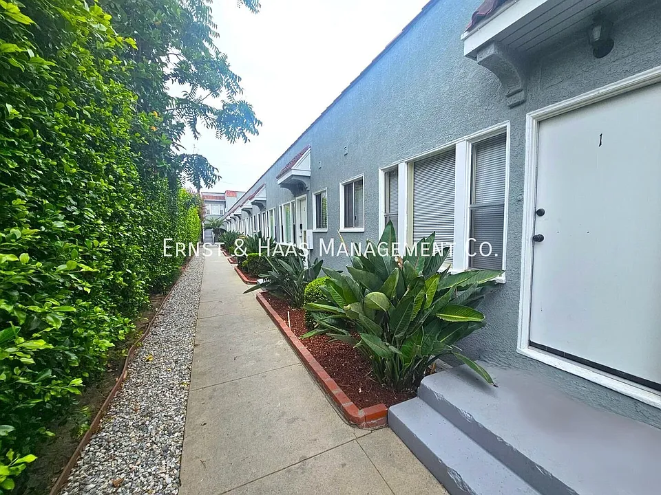 1306 E Hellman St #2