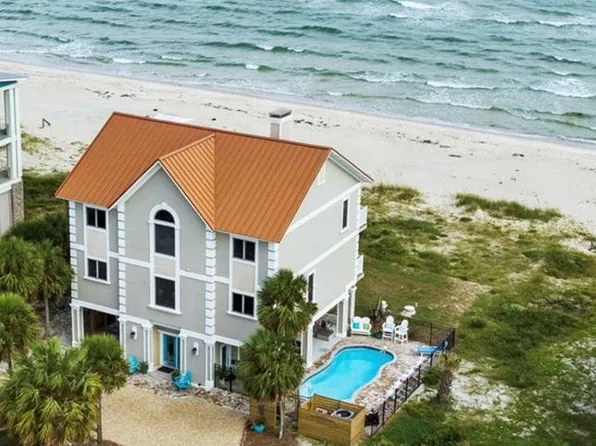 1716 Magnolia Rd, Eastpoint, FL 32328