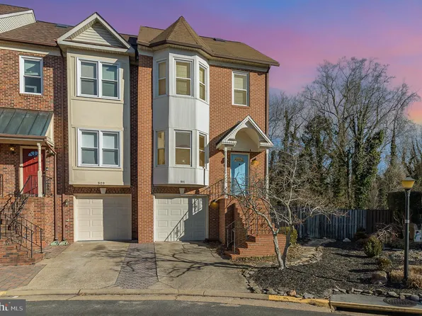 911 Shaw Ct, Fredericksburg, VA 22405