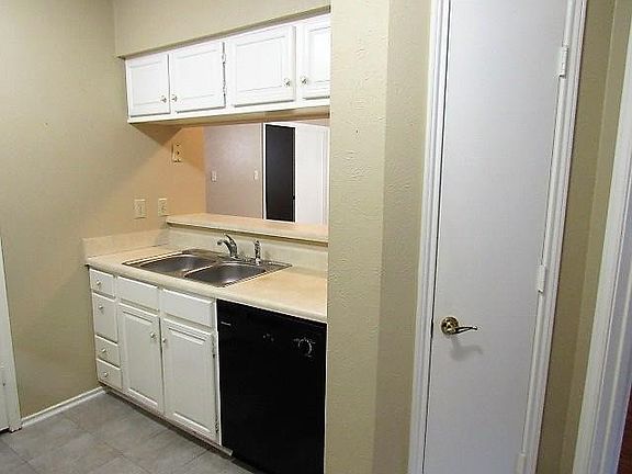 4th image of 2508 Brook Hollow Ct