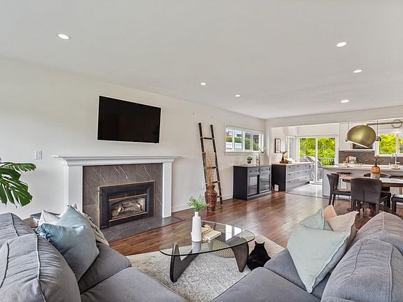 5th image of 935 Beaconsfield Rd