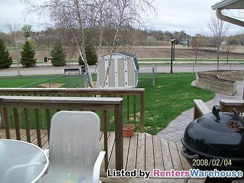 5th image of 204 Cottonwood Ave NE