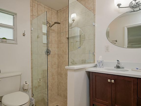 3rd image of 13312 Caribbean Blvd