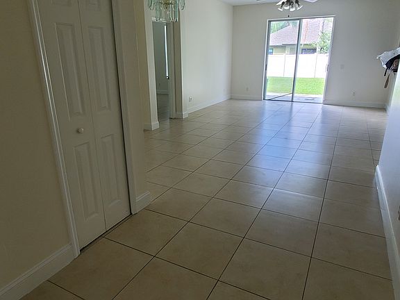 4th image of 10517 Beneva Dr