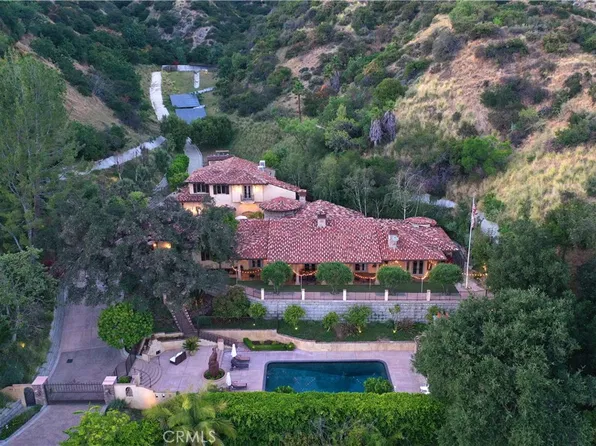 905 Crescent Dr, Monrovia, CA 91016
