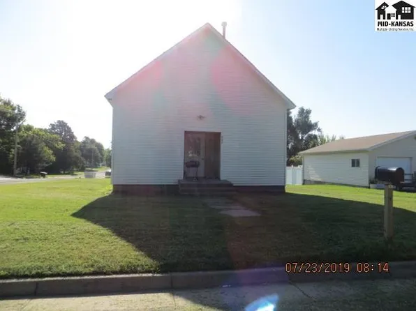 902 S High St, Pratt, KS 67124