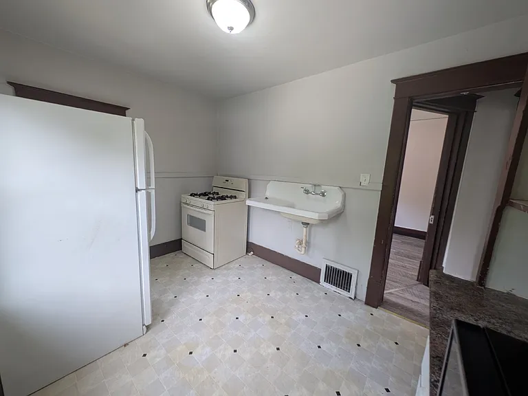 1086 N Cedar St #3 — Photo 15