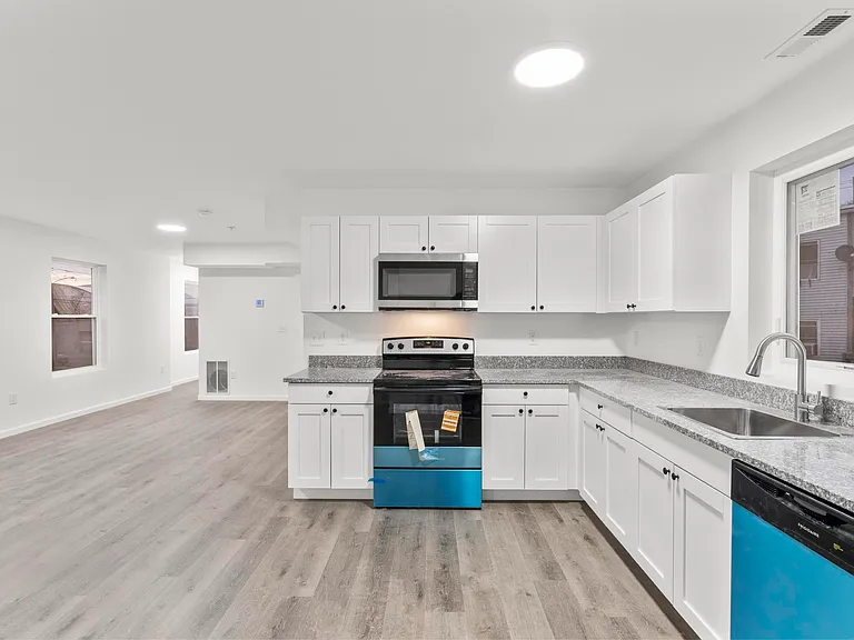 12 E Ferry St #3B — Photo 17