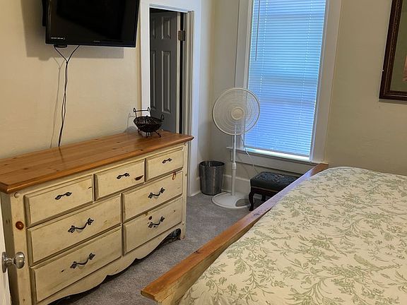 5th image of 3026 N Hancock Ave