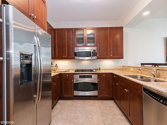 4th image of 600 N Lake Shore Dr APT 2410