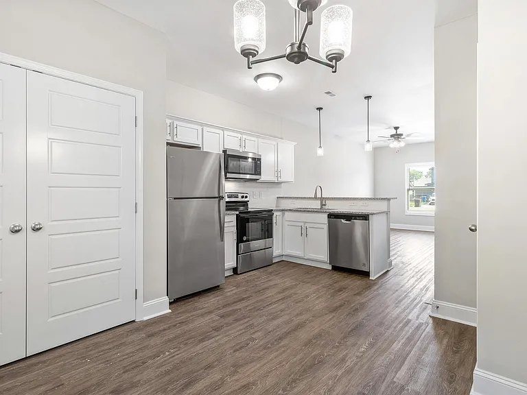 215 Notgrass Rd #2-L — Photo 5