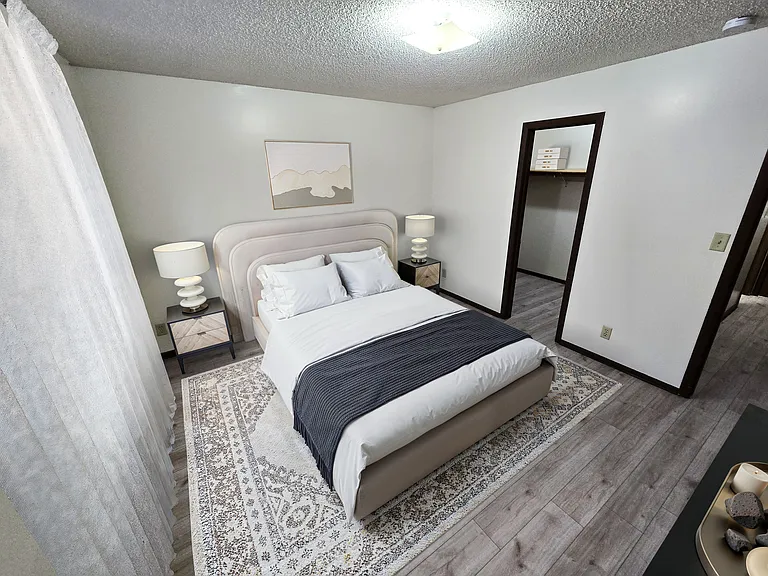 1016 G St #8 — Photo 15