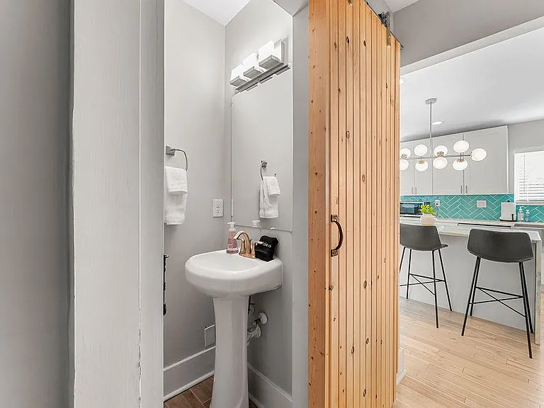 209 Clay St SE — Photo 35