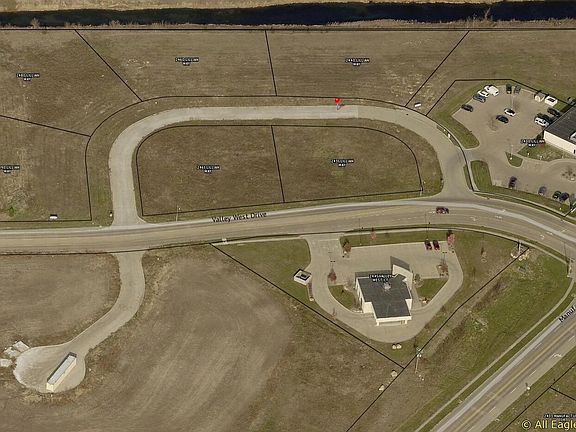 3rd image of 2460 Lillian Way