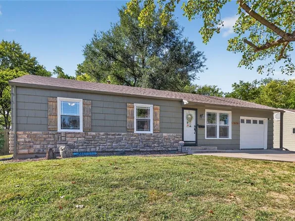 8538 Goodman St, Overland Park, KS 66212