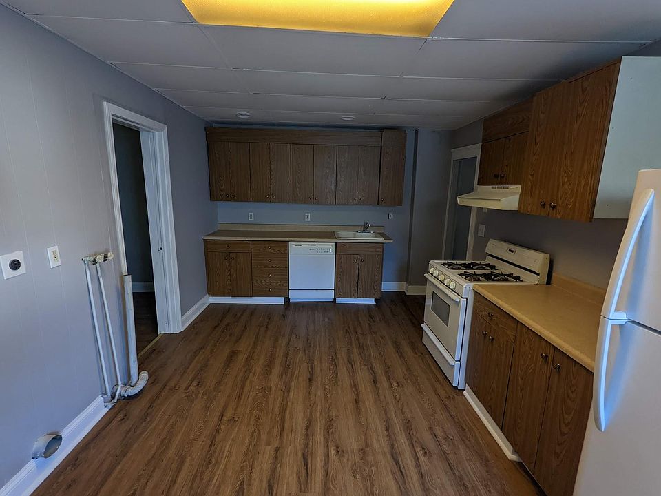 1st image of 124 N State St Floor 2