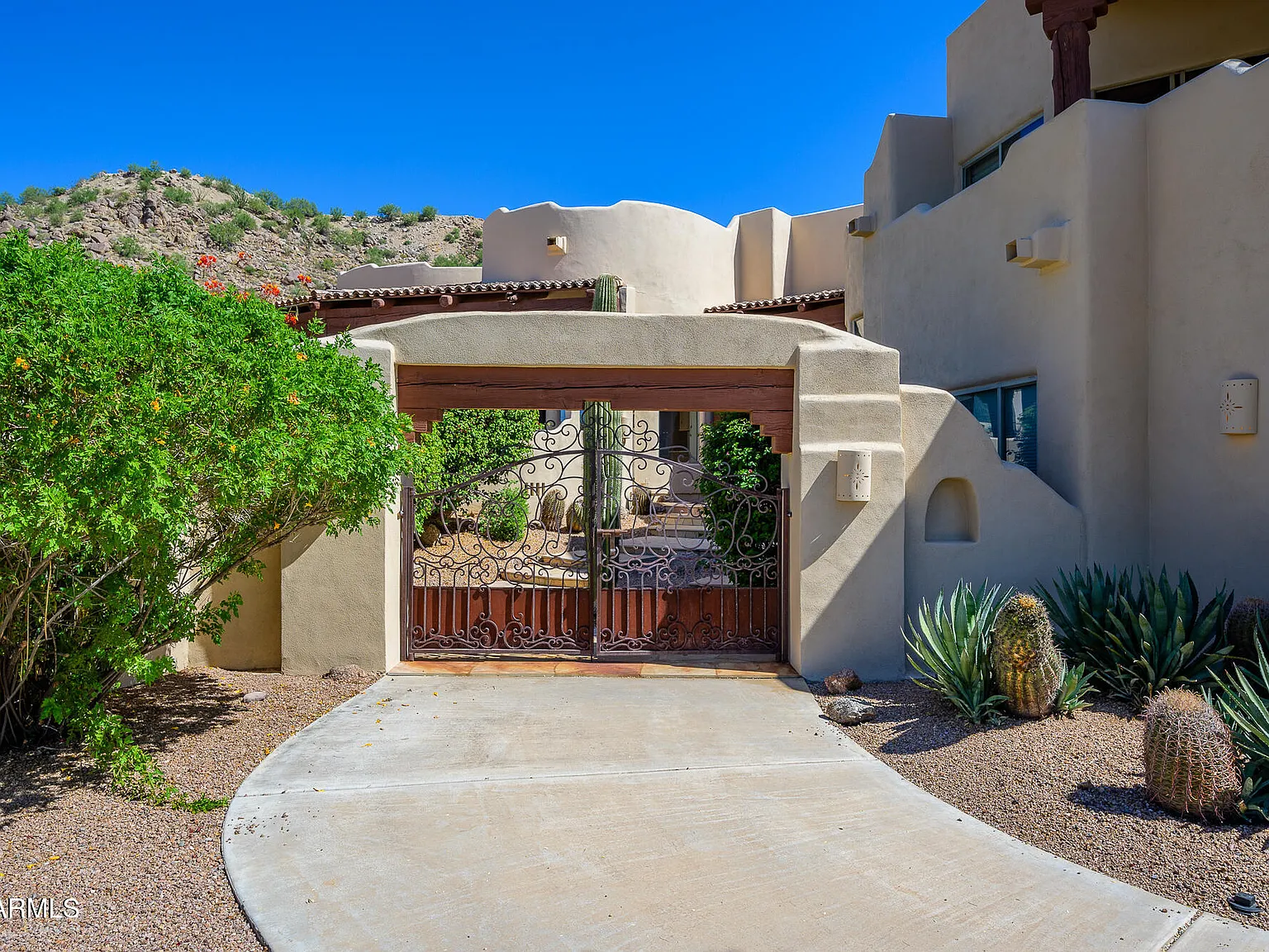 4 bed, 3.5 bath, 4588 sqft, $8,500 — Photo 3