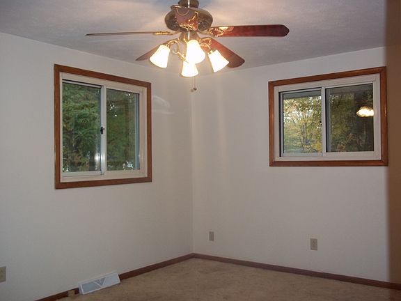 5th image of 152 Lincoln St
