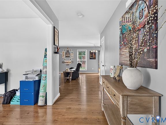 5th image of 311 Cardinal Rd