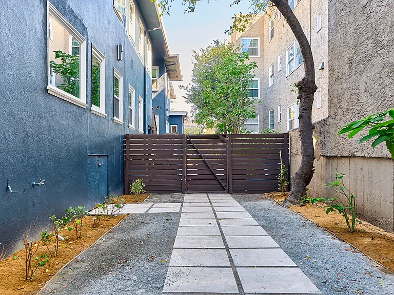 3028 Regent St #B — Photo 45