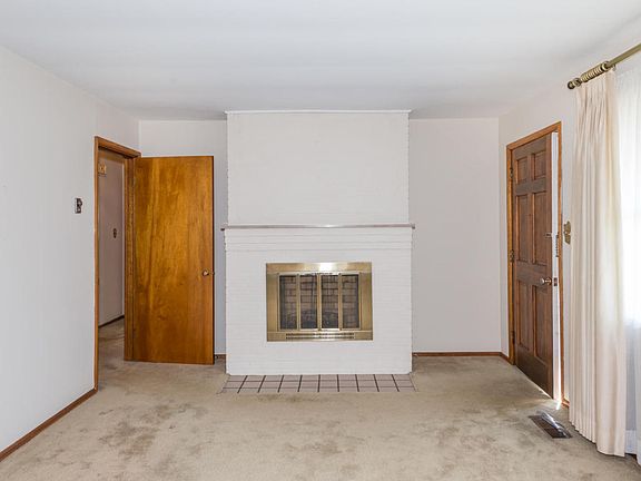 5th image of 3704 Timber Cir