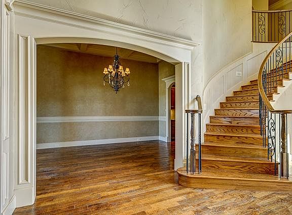 3rd image of 2412 Juniper Ct