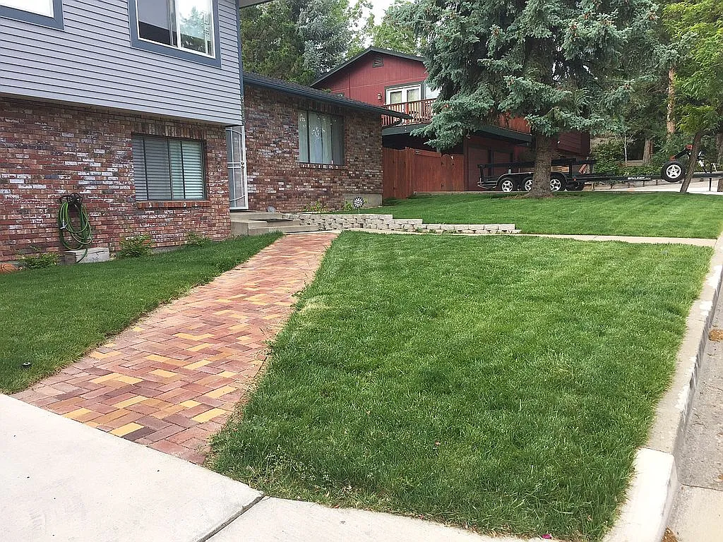 3015 Susileen Dr photo 1