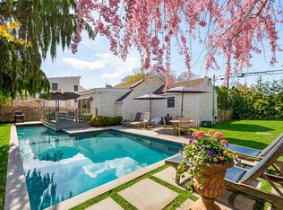 8 Elder Ave, Hampton Bays, NY 11946