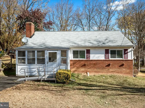 13719 Knowles St, Woodbridge, VA 22191