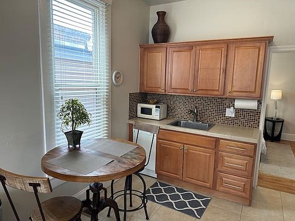 4th image of 2761 Stout St APT 1