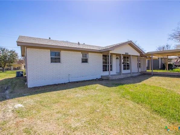 1502 Burkedale Dr, Port Lavaca, TX 77979
