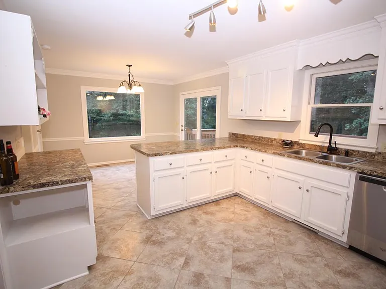 508 Foxhound Rd — Photo 7