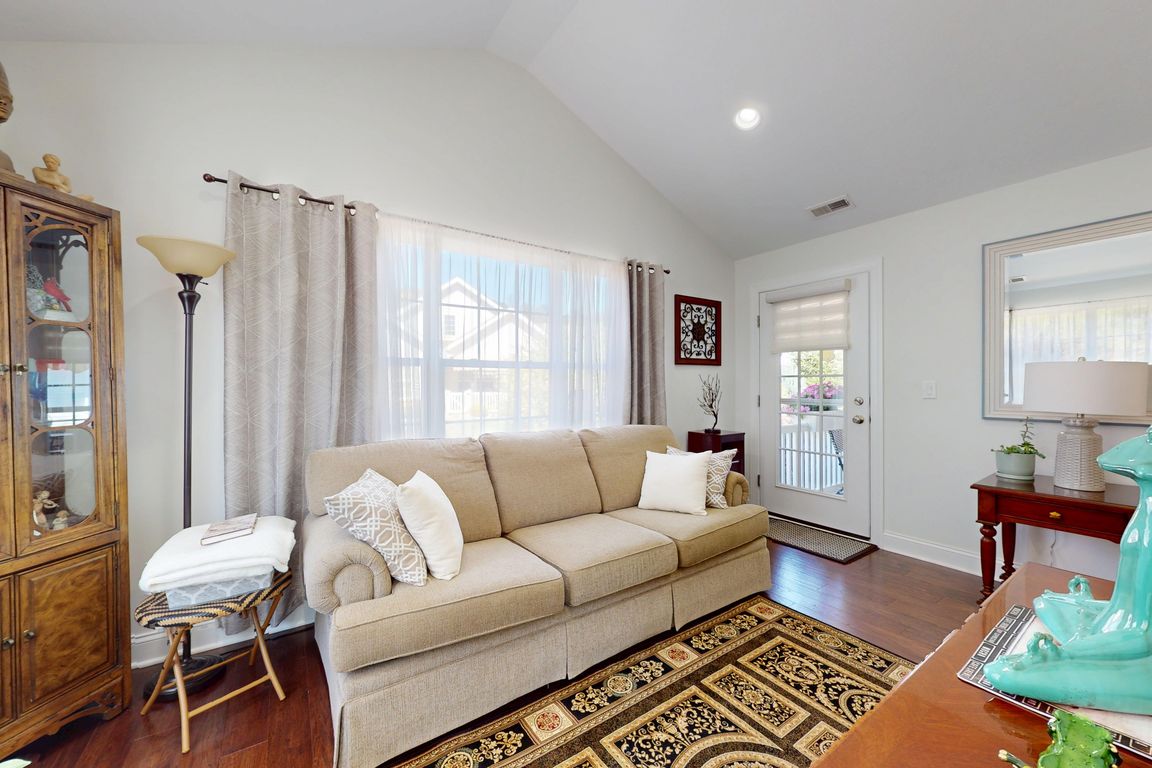 next background image