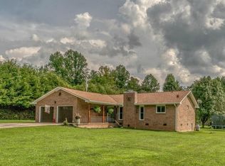 40 River Rock Ln, Franklin, NC 28734