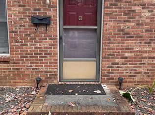 1057 3rd St SE, Hickory, NC 28602