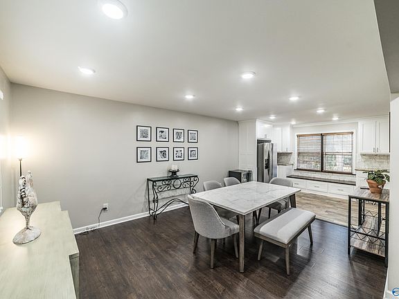 4th image of 11404 Woodcrest Dr SE