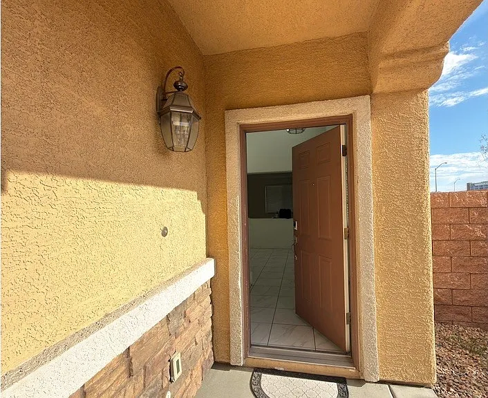 1074 Valley Light Ave — Photo 2