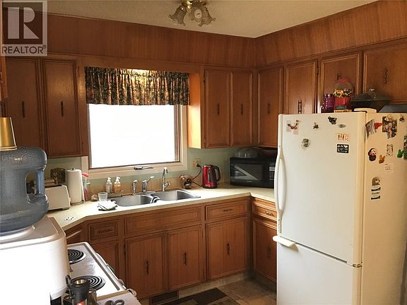 2nd image of 402 Rodenbush Dr
