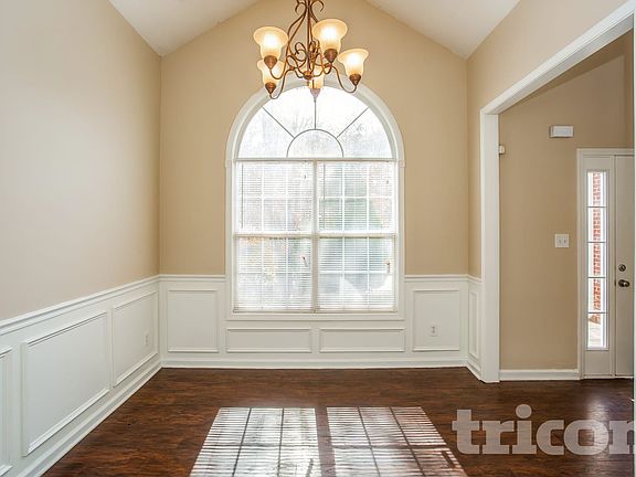 5th image of 4577 Garden City Dr