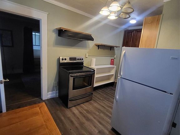 4th image of 811-813 4th Street