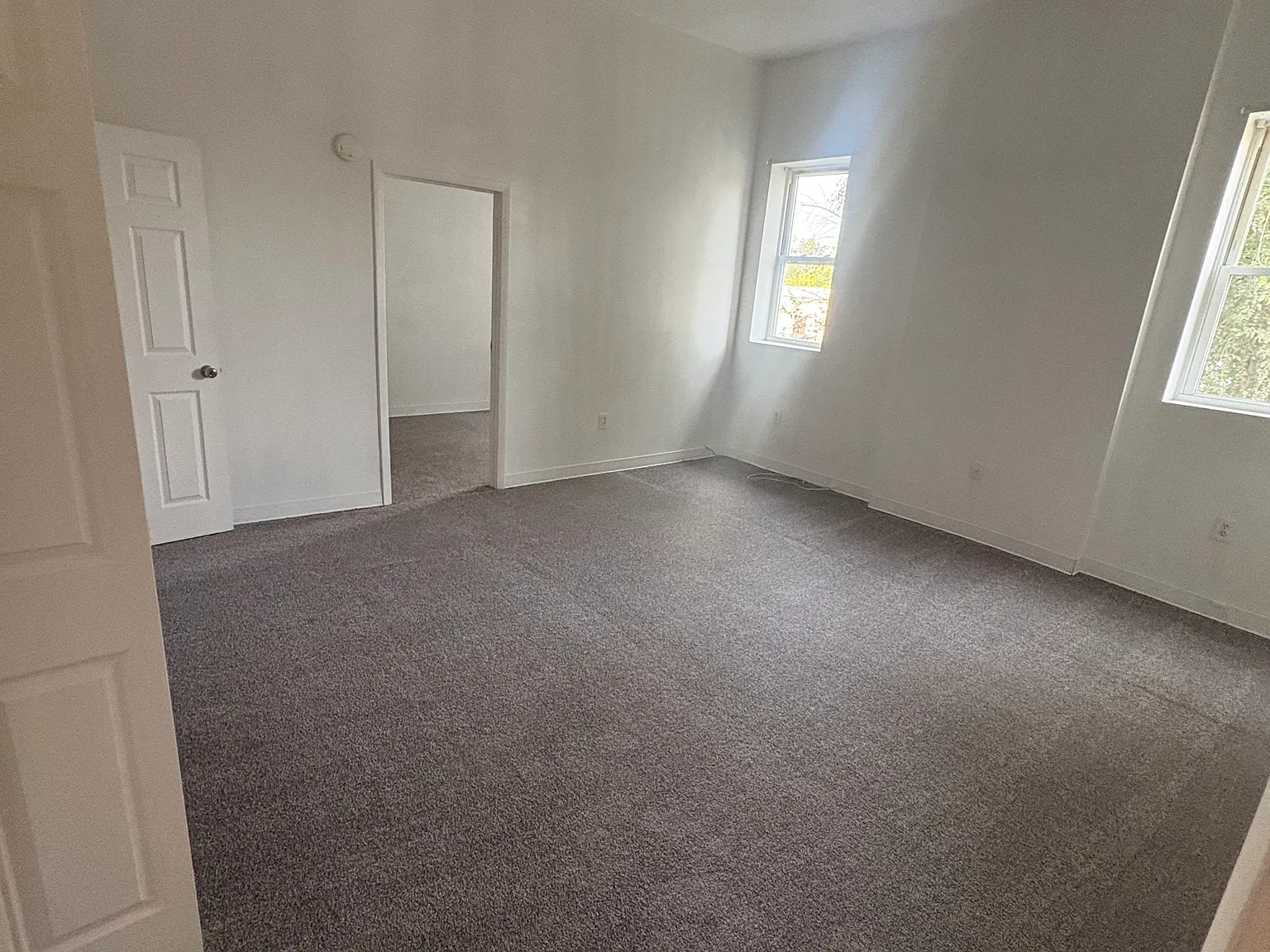1 bed, 700 sqft, $1,150 — Photo 3