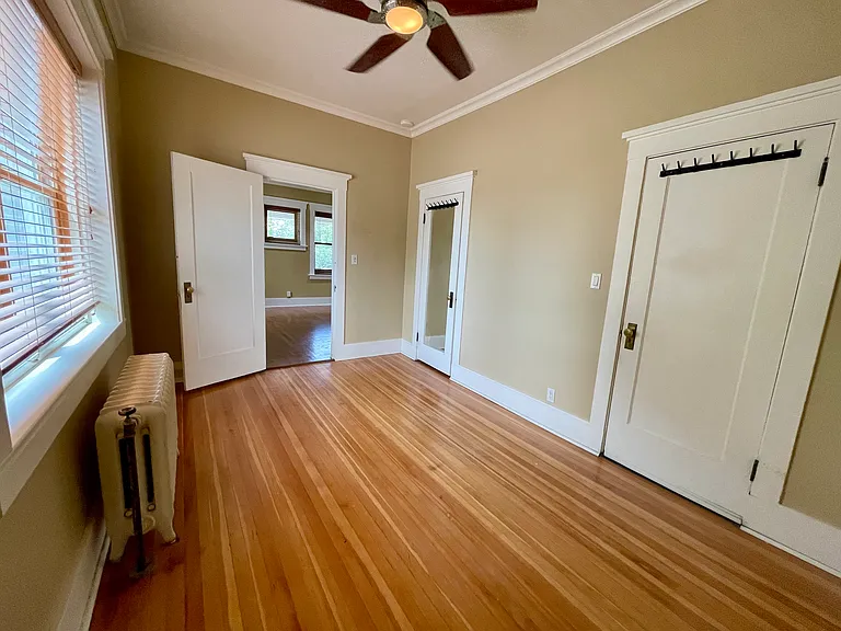 502 N 200 W — Photo 14